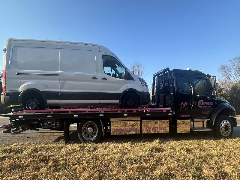 Newport delivery truck towing