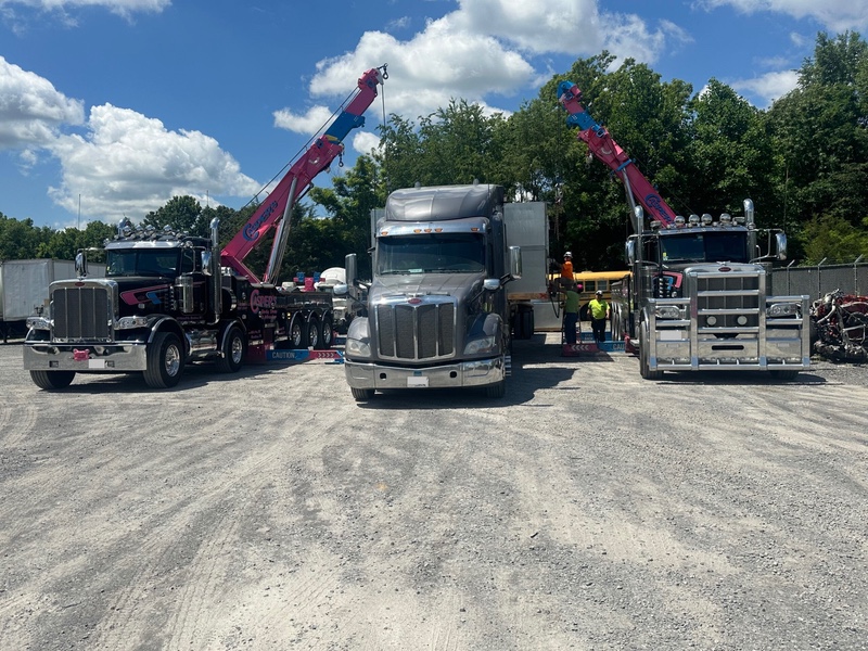 US-11E semi towing